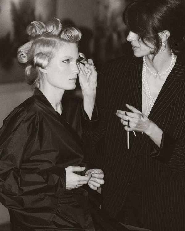 Собираем волосы: 7 hair-трендов для невест 2024