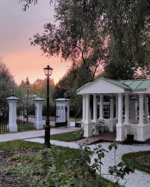 Майская классика в «Шашлычной», радиоспектакль в «Практике»