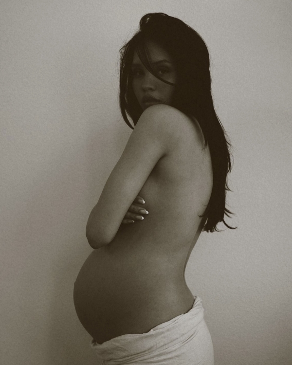 Беременная фотосессия. Как сделать ее стильной?