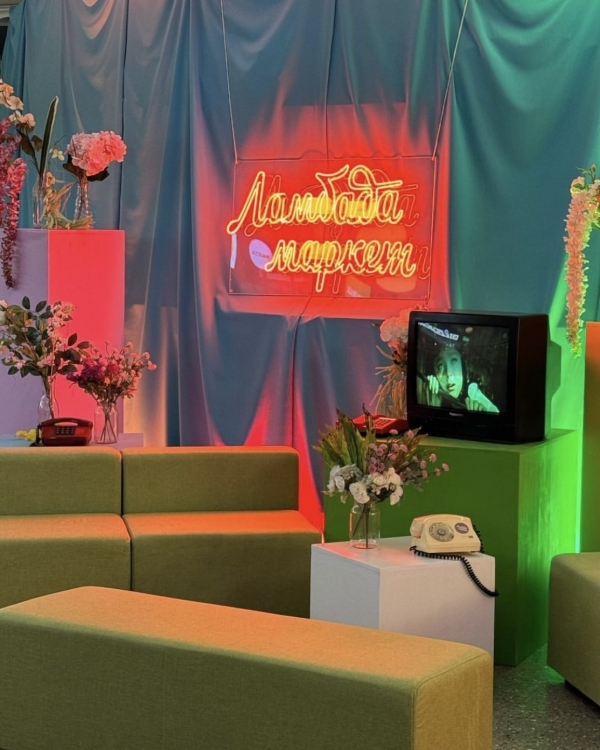 Майская классика в «Шашлычной», радиоспектакль в «Практике»