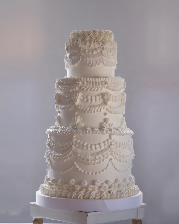 Где заказать дизайнерский свадебный торт в Москве?