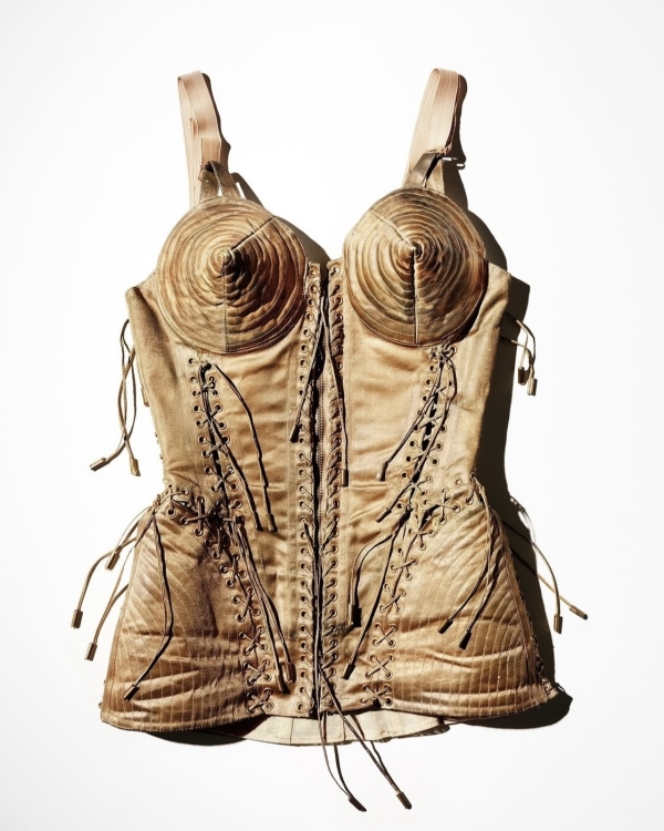 Новый старый тренд: возвращаем Bullet Bra в