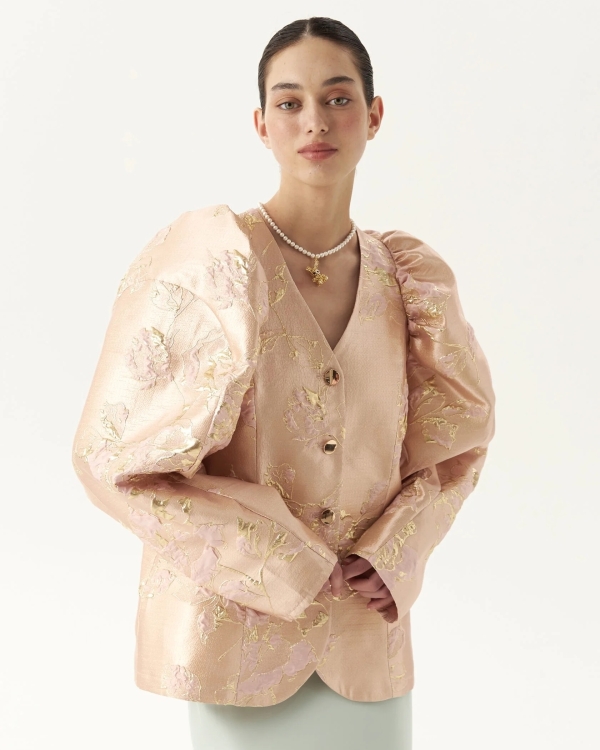 Жакет как беспроигрышная верхняя одежда для невест.