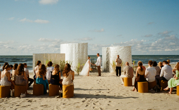 Ведущие Роман Медведев