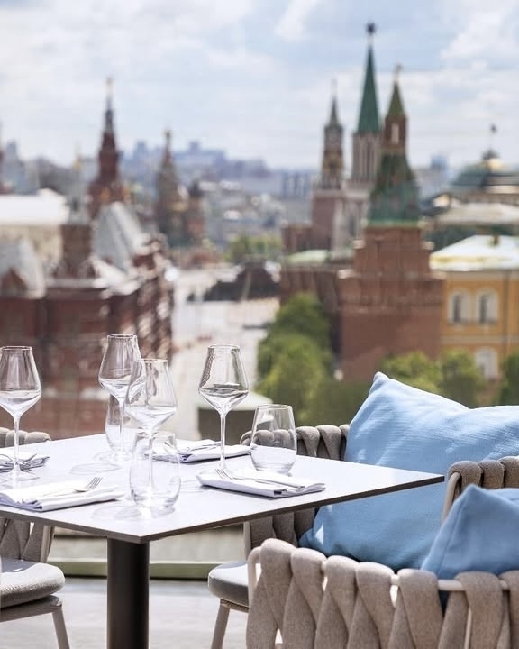 30+ атмосферных веранд в лучших ресторанах Москвы