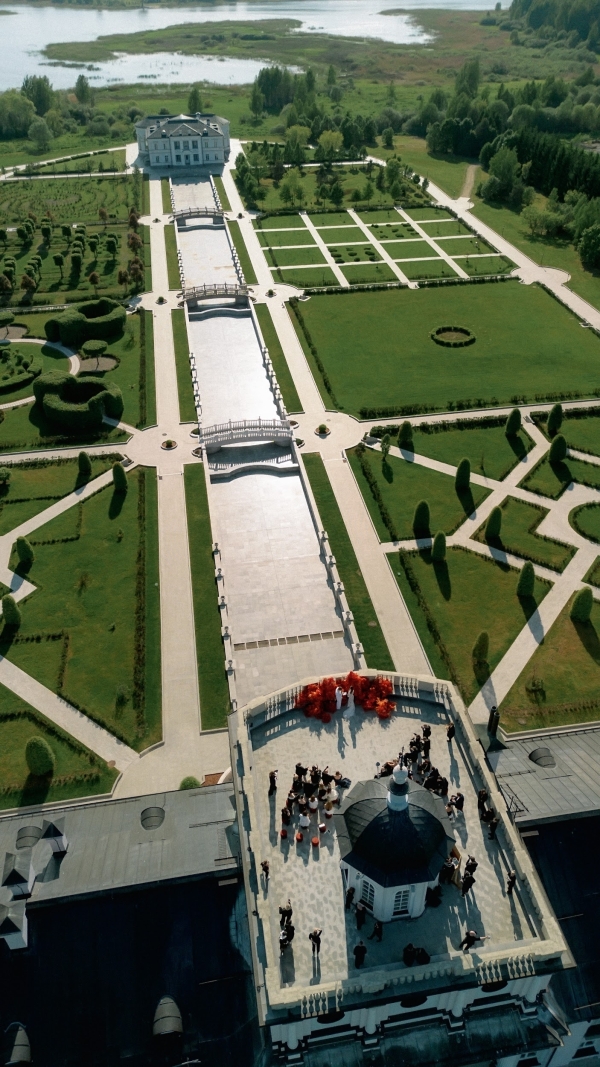 Интервью с женихом: об интеграции квеста в