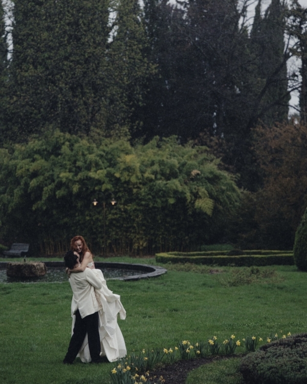 Как жениху позировать на свадьбе?