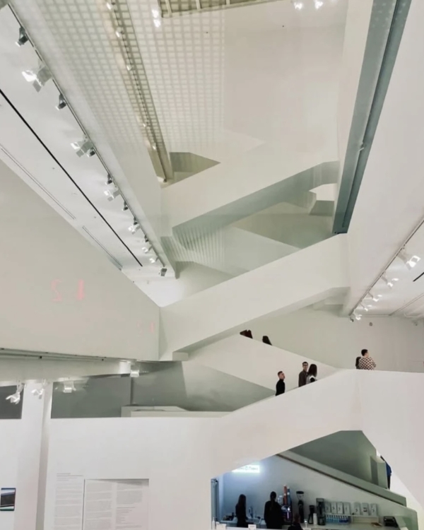 Кокосовые сырники в «Стрелке», разговоры об искусстве