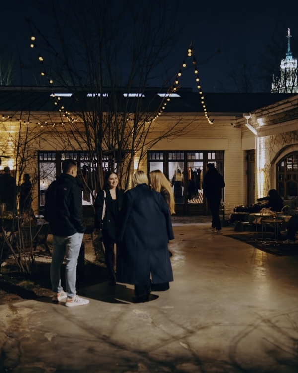 Miracle Sale в The Carlton, комедийный хоррор