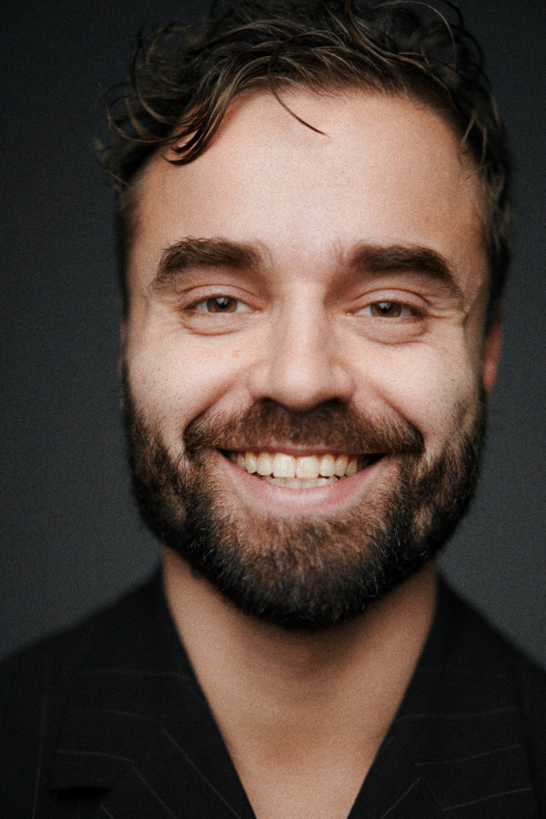 Ведущие Роман Медведев