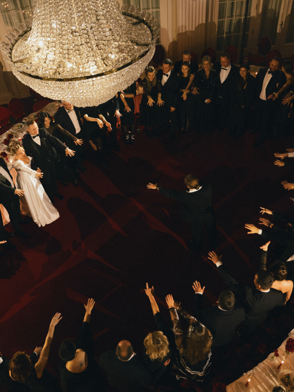 Ведущие Роман Медведев