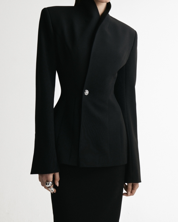 Жакет как беспроигрышная верхняя одежда для невест.