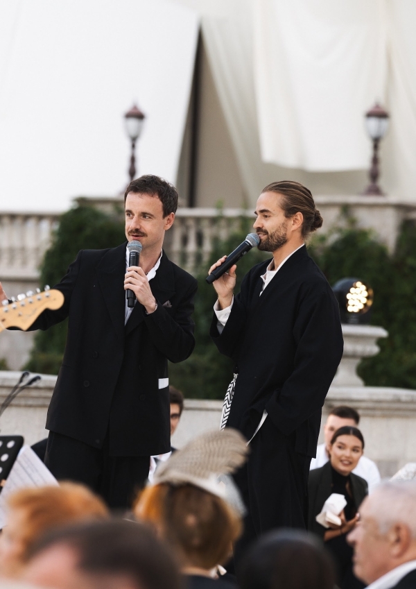 Ведущие Роман Медведев