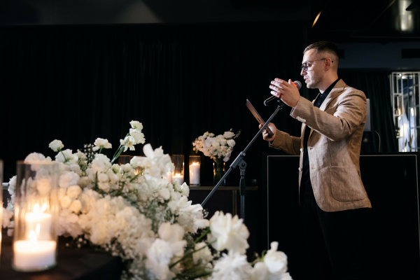 Ведущие Вадим Коробков