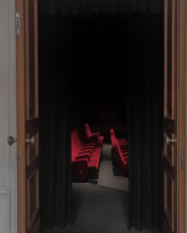 Свое кино. Где устроить просмотр свадебного фильма?