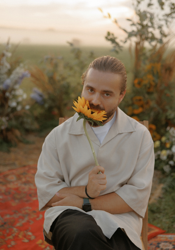 Ведущие Роман Медведев