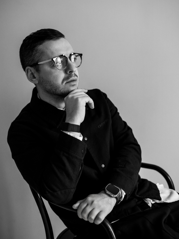 Ведущие Вадим Коробков