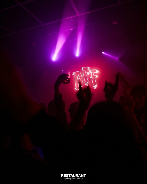 «Тотальная медитация» в «Зотове», винтажные сокровища в