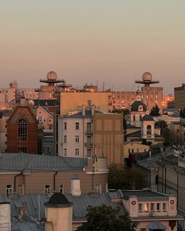 Кокосовые сырники в «Стрелке», разговоры об искусстве