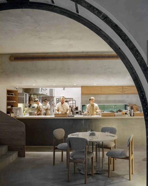 «Горная невеста» в «Художественном», фотовечер в «Перспективе»