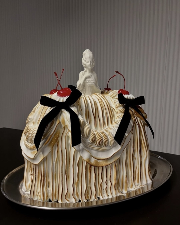 30+ идей декора свадебного торта–2026 в стиле