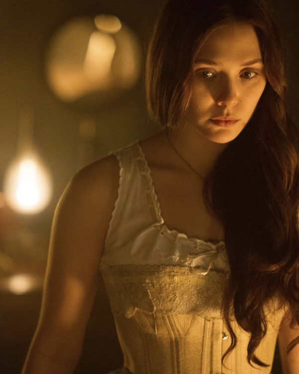 Звезда фильма «Вечность» Элизабет Олсен беременна