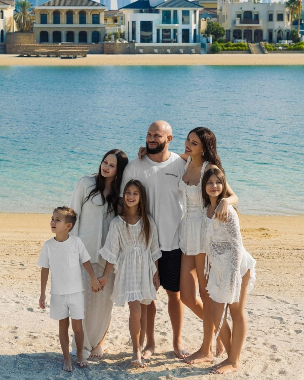 Оксана Самойлова и Джиган официально развелись