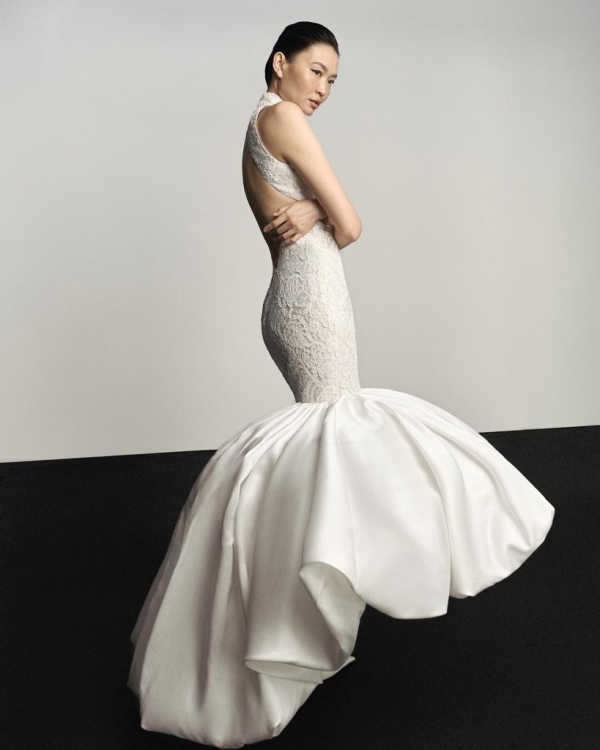 Кружевное свадебное платье — это модно. Нашли