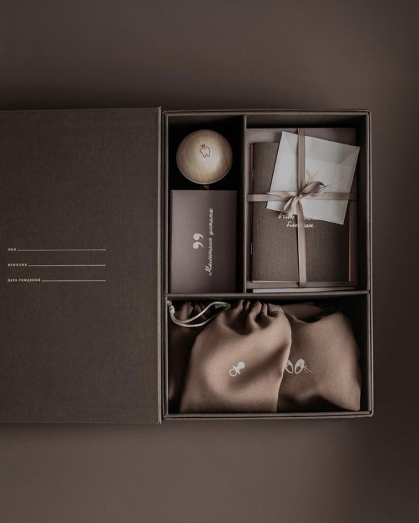 Что подарить на выписку из роддома?