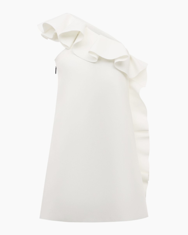 Более расслабленное, но такое же идеальное. Где