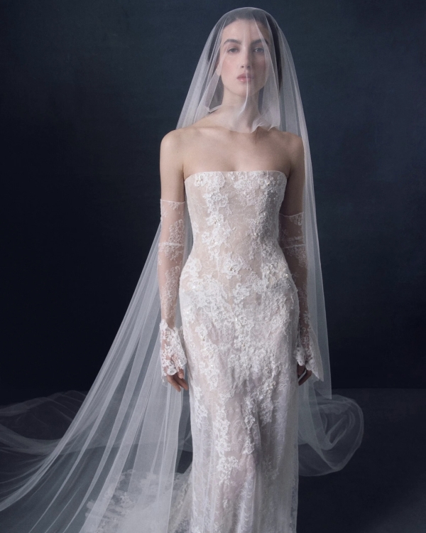 Кружевное свадебное платье — это модно. Нашли