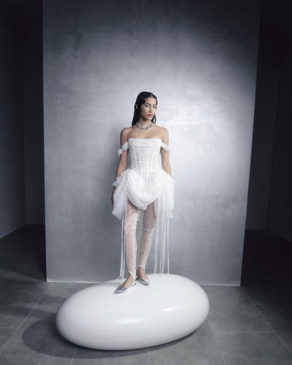 Кружевное свадебное платье — это модно. Нашли