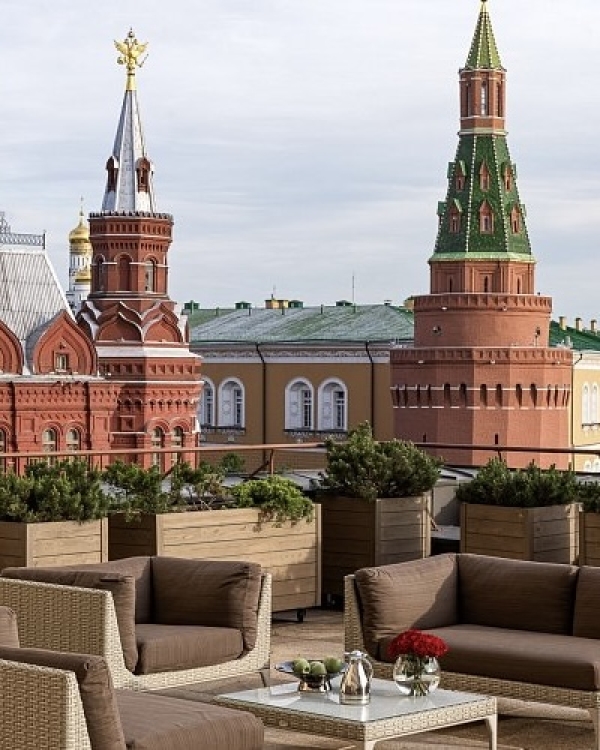 Люксы для камерных свадеб в отелях Москвы