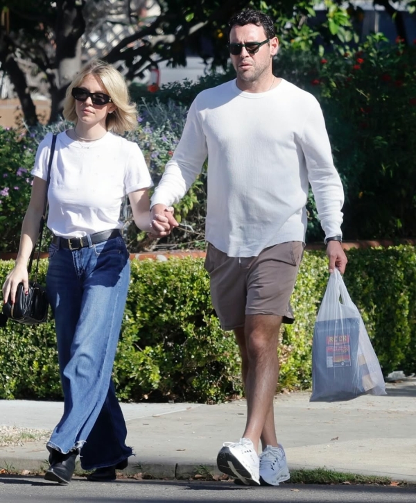 Сидни Суини выложила первую фотографию со своим