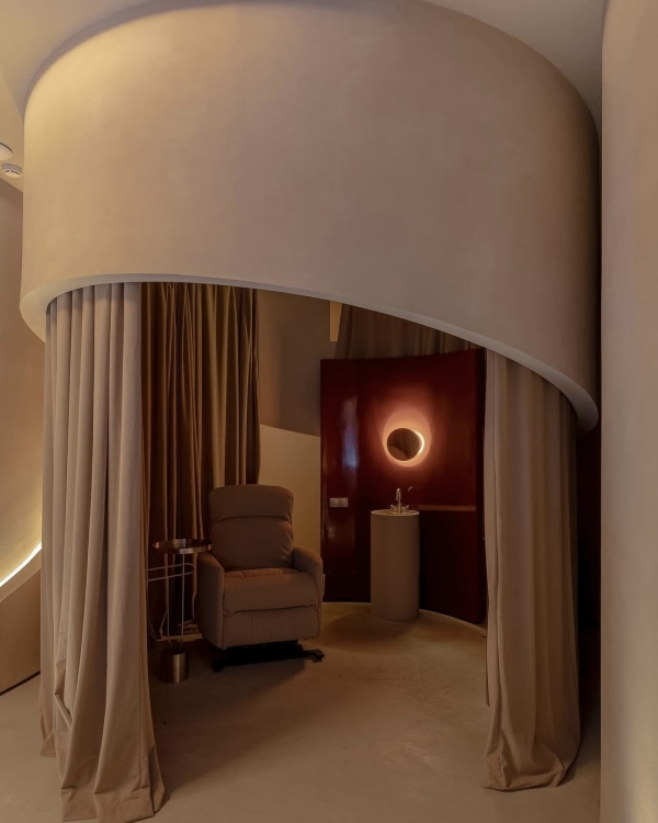 От маникюра до укладки: модные пространства Москвы,