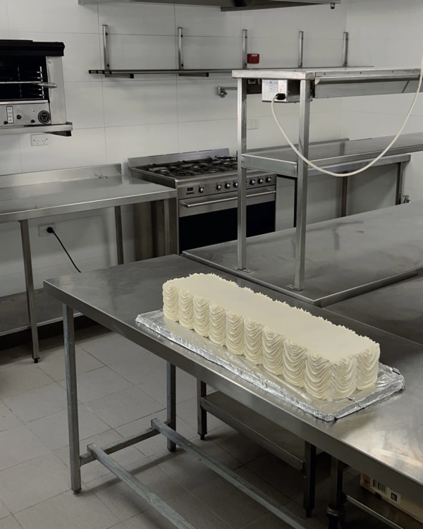 30+ идей декора свадебного торта–2026 в стиле