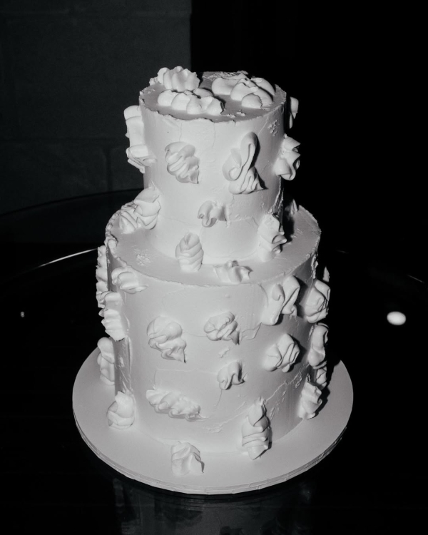 30+ идей декора свадебного торта–2026 в стиле