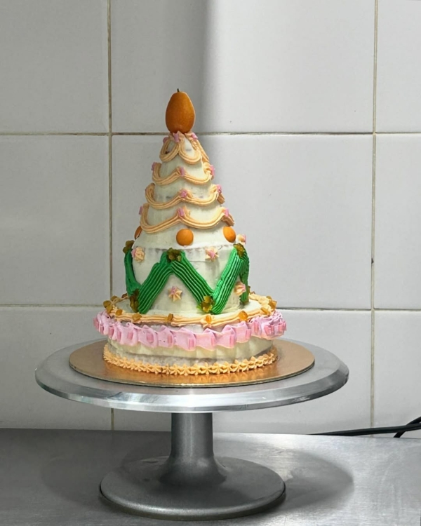 30+ идей декора свадебного торта–2026 в стиле