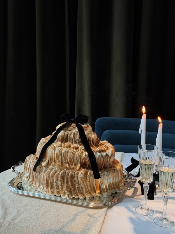 Где заказать дизайнерский свадебный торт в Москве?