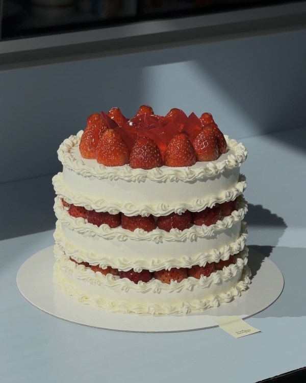 30+ идей декора свадебного торта–2026 в стиле