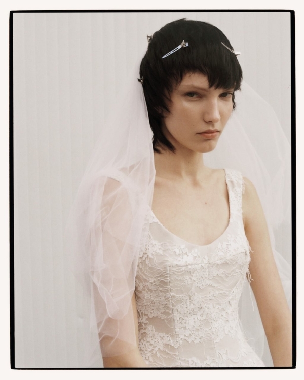 Свадебные прически на короткие волосы — 2026: