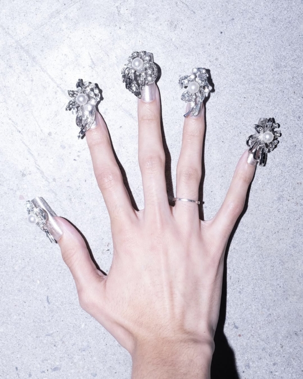 Главные тренды маникюра на длинные ногти —