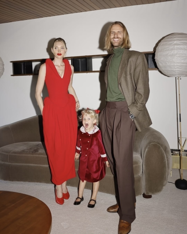 Эльза Хоск станет мамой во второй раз