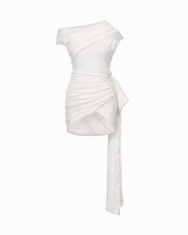 Кружевное свадебное платье — это модно. Нашли