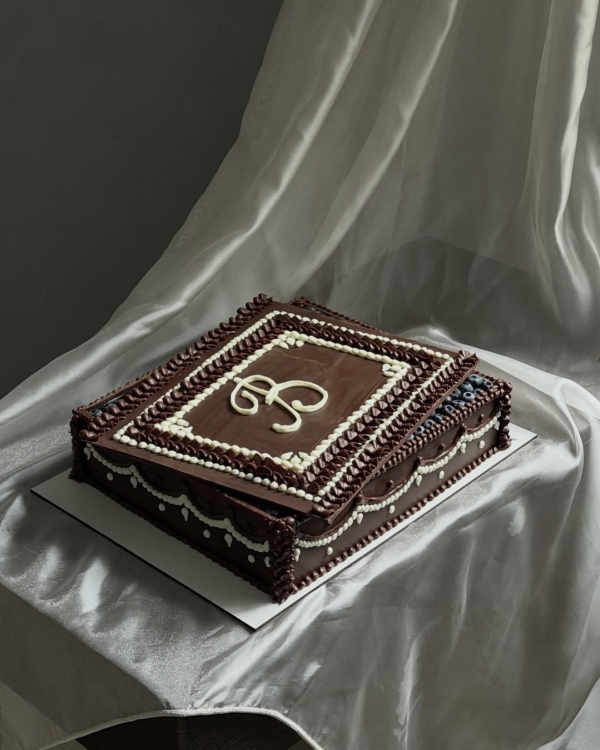 30+ идей декора свадебного торта–2026 в стиле