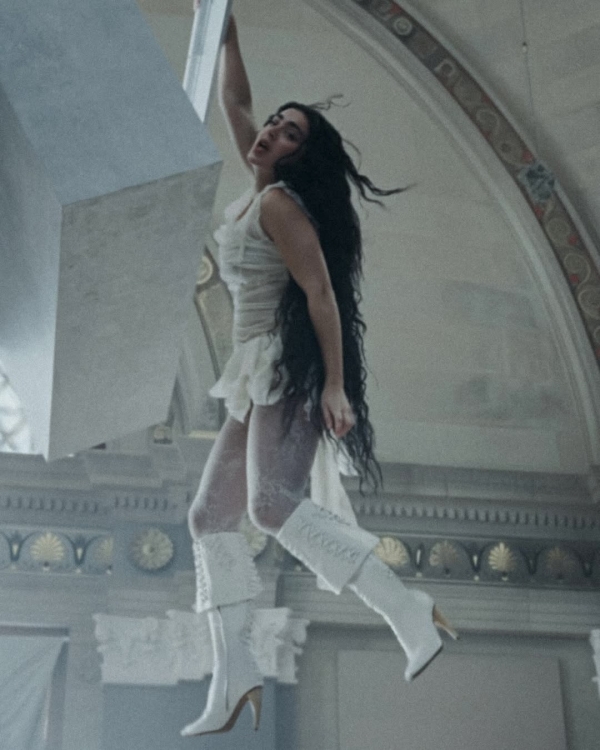 На смену романтизму в свадебной моде пришла