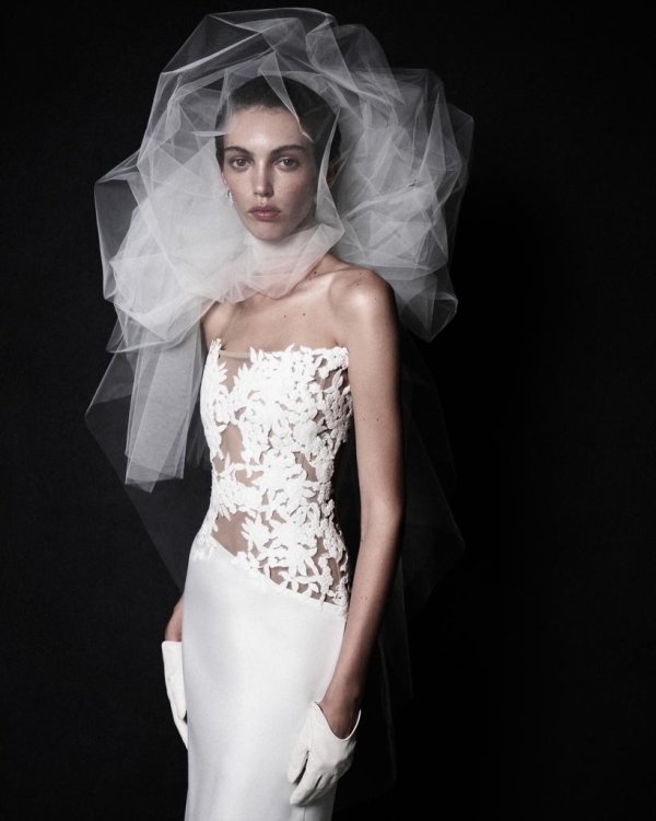 Кружевное свадебное платье — это модно. Нашли