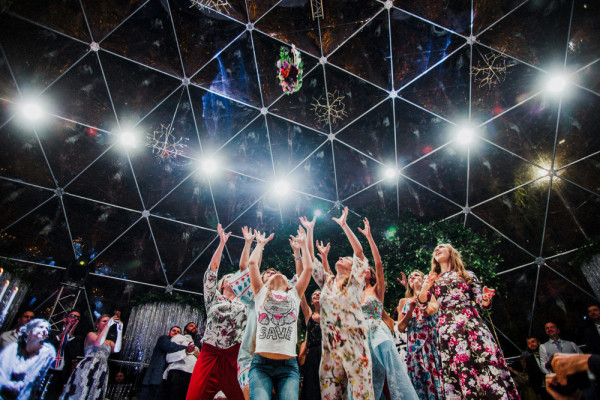 Свадьба в прозрачном шаре