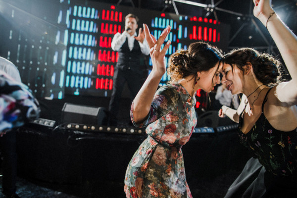 Свадьба в прозрачном шаре