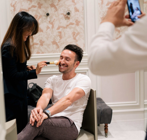 It's a Man's World: ведущие примерили образы